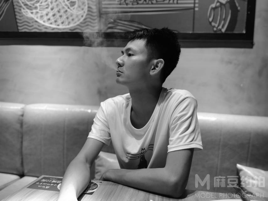 黑白模特