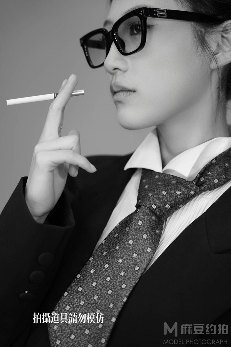 黑白模特