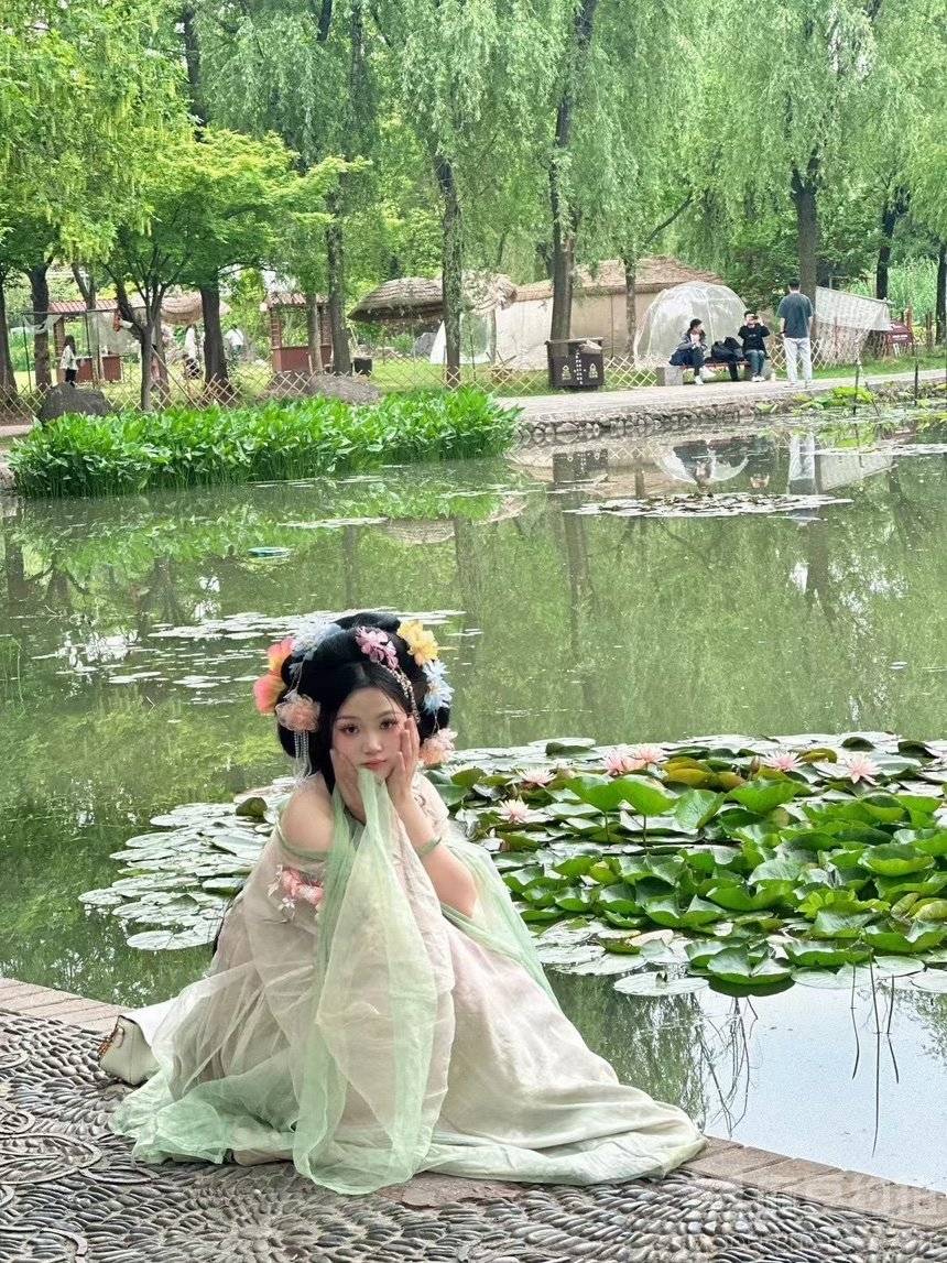 汉服模特