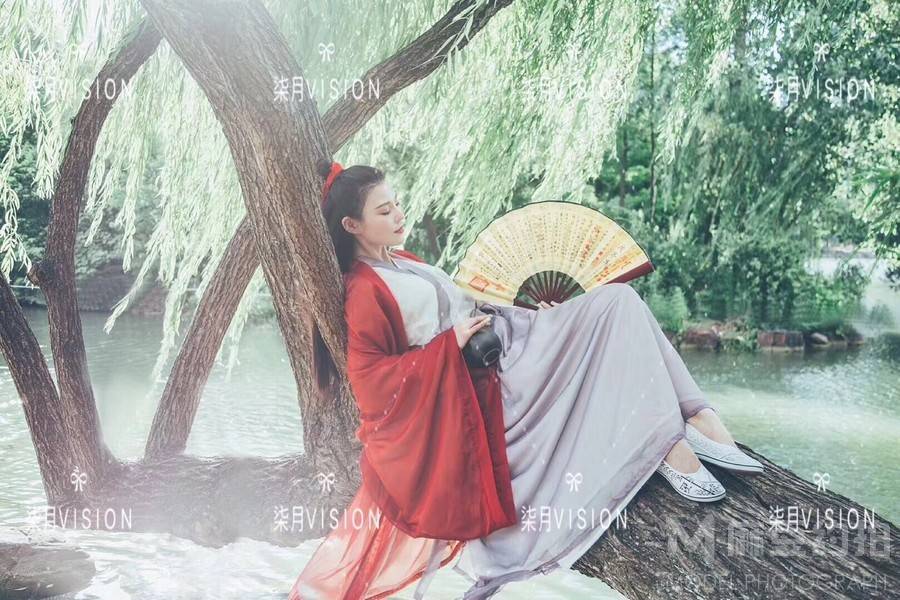 汉服模特