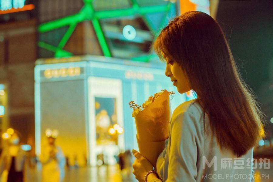 情绪模特