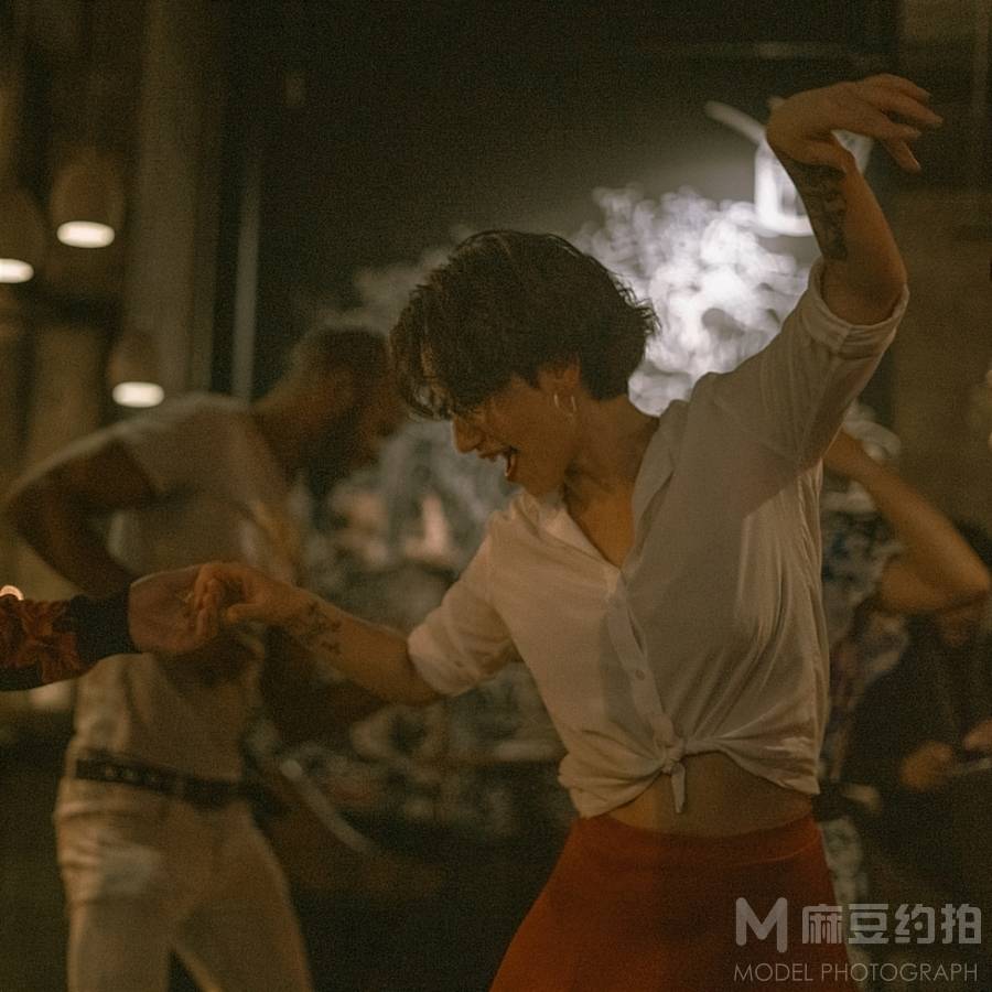 情绪模特