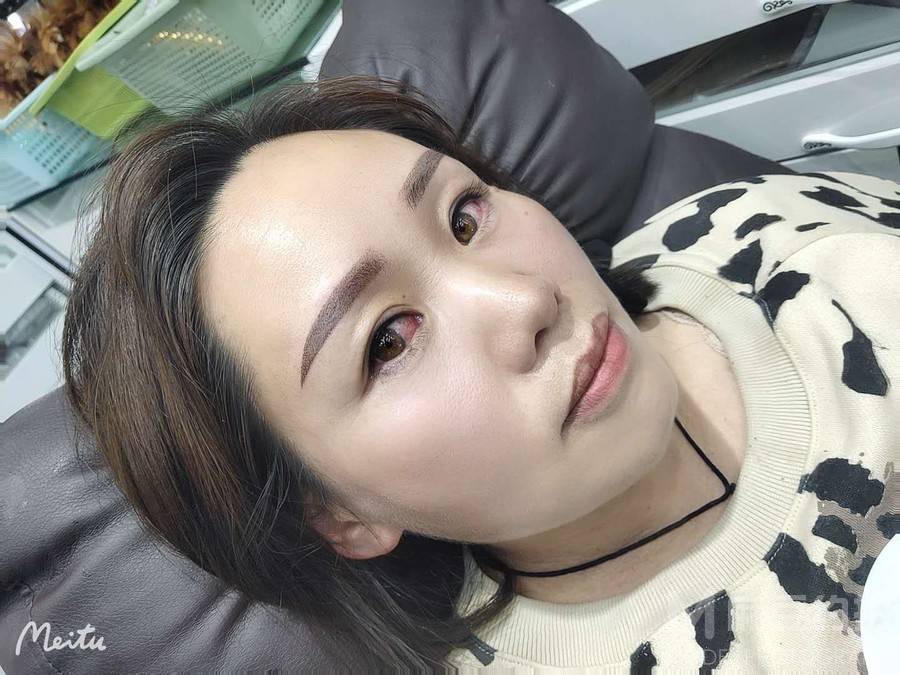 妆容模特