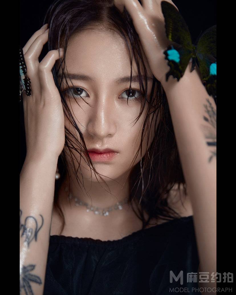 情绪模特
