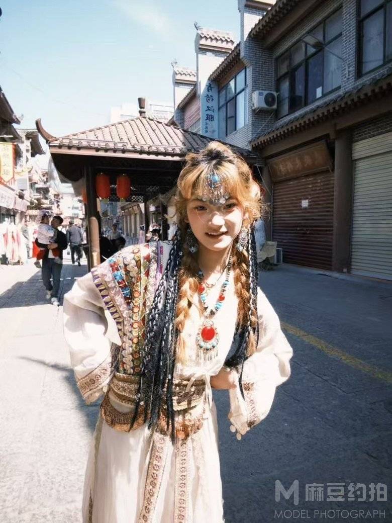 汉服模特