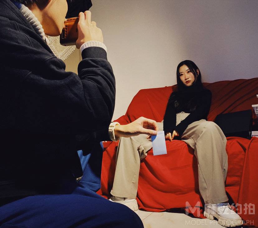 情绪模特