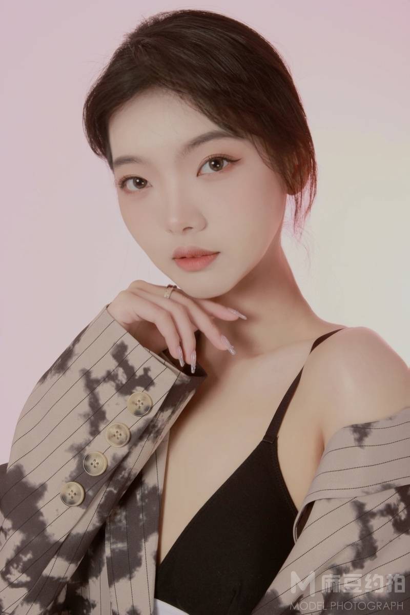 纪实模特