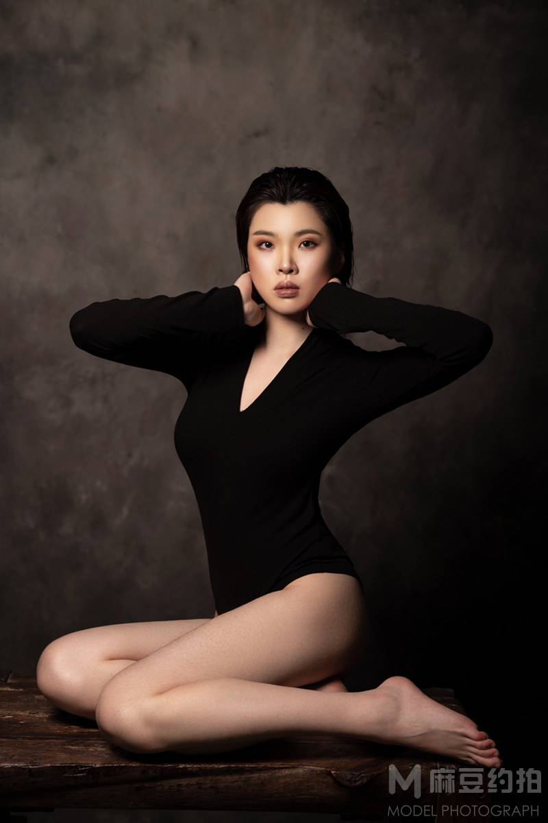 黑白模特
