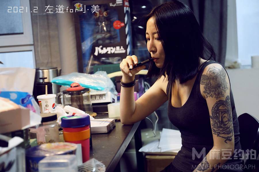 黑白模特