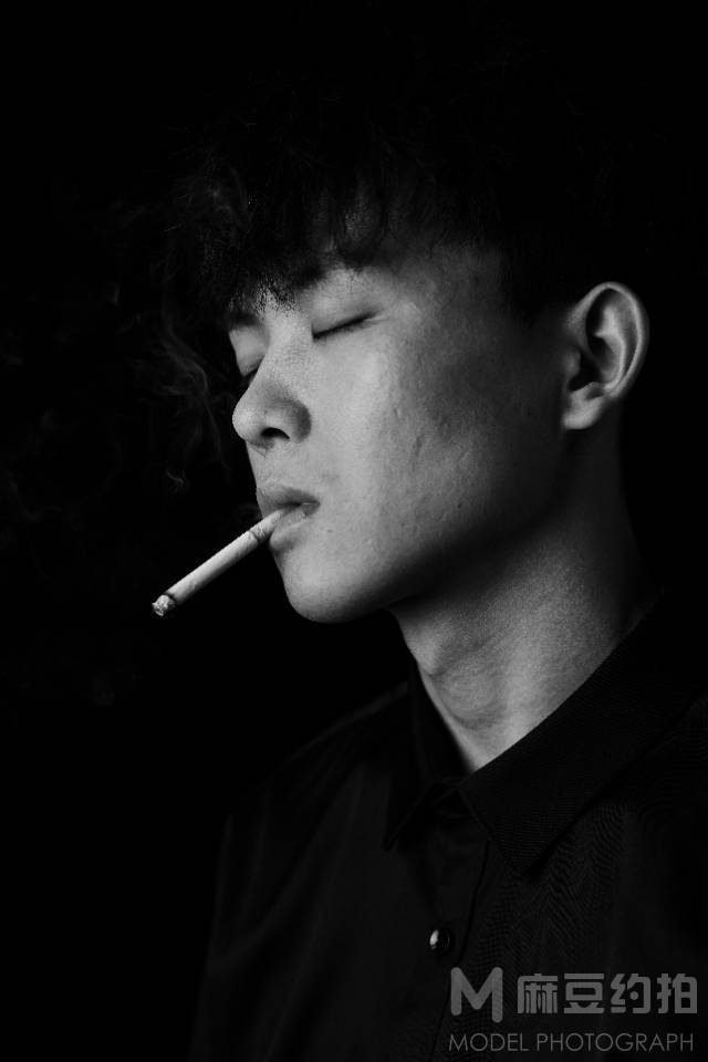黑白模特