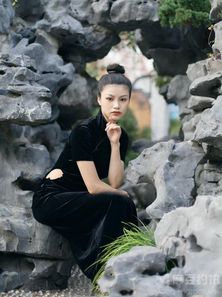 情绪模特