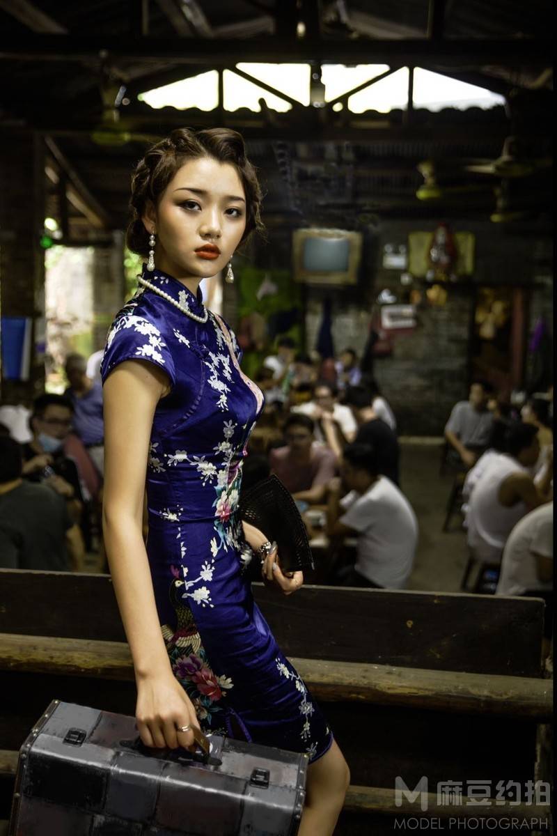 情绪模特