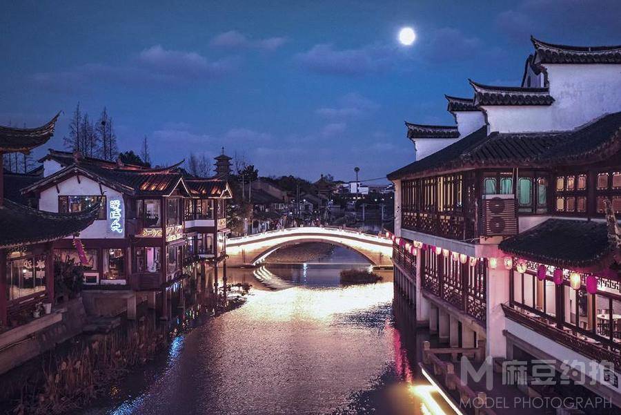 夜景模特