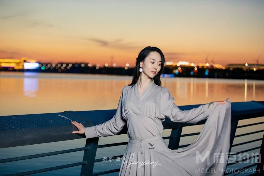 夜景模特