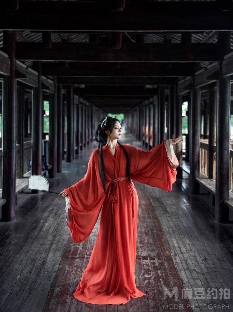 汉服模特