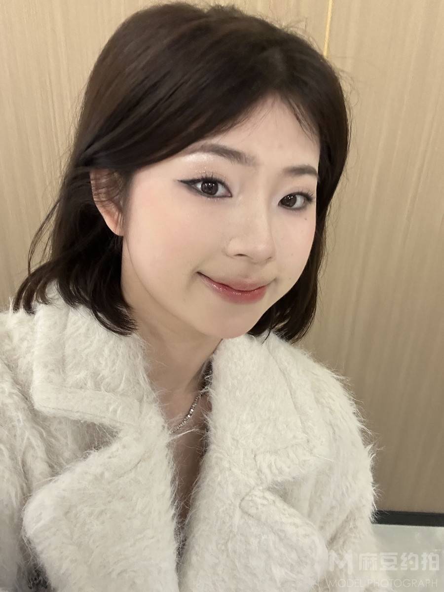 黑白模特