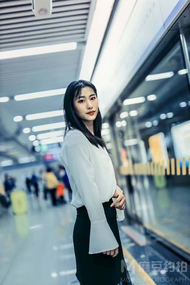 情绪模特