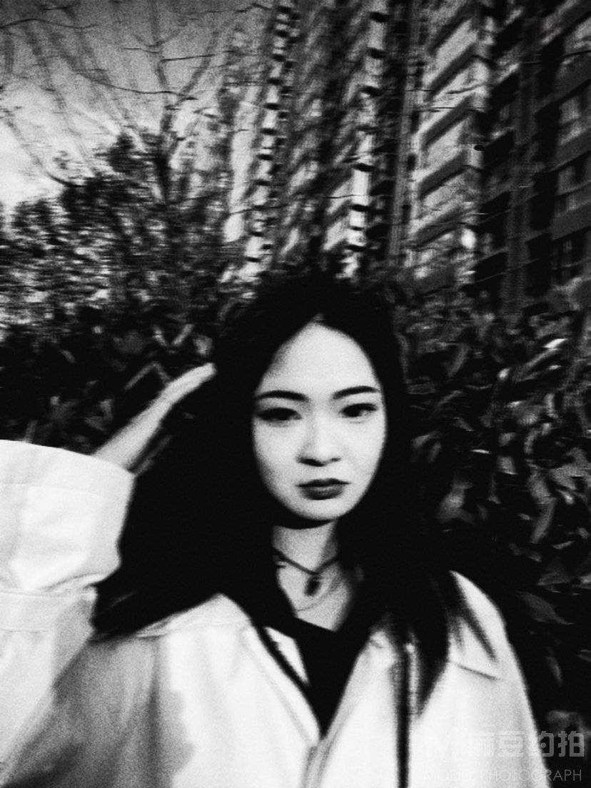 黑白模特