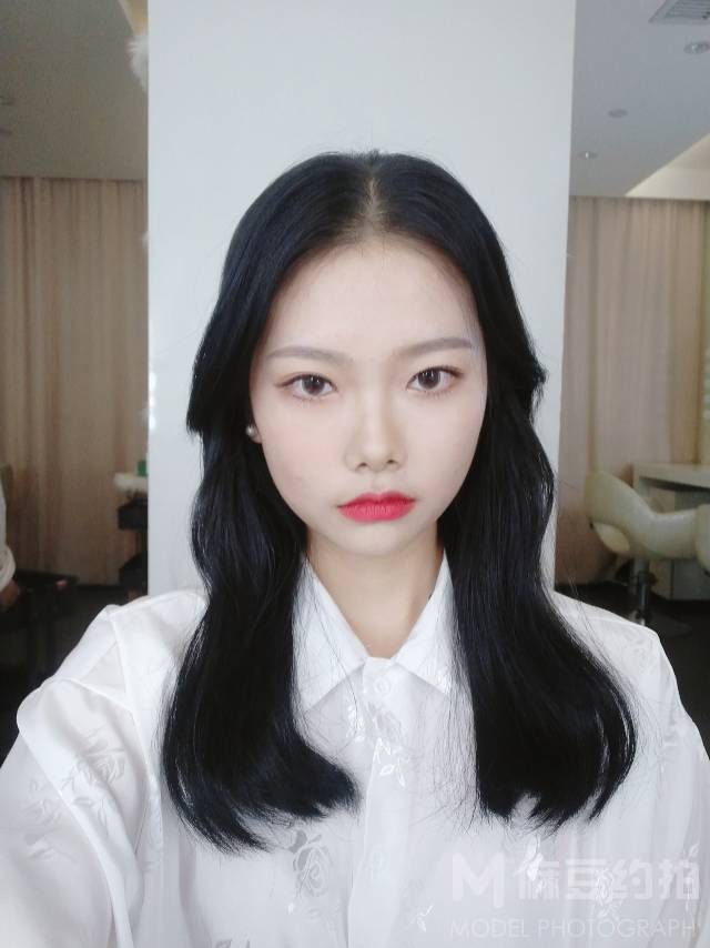 妆容模特