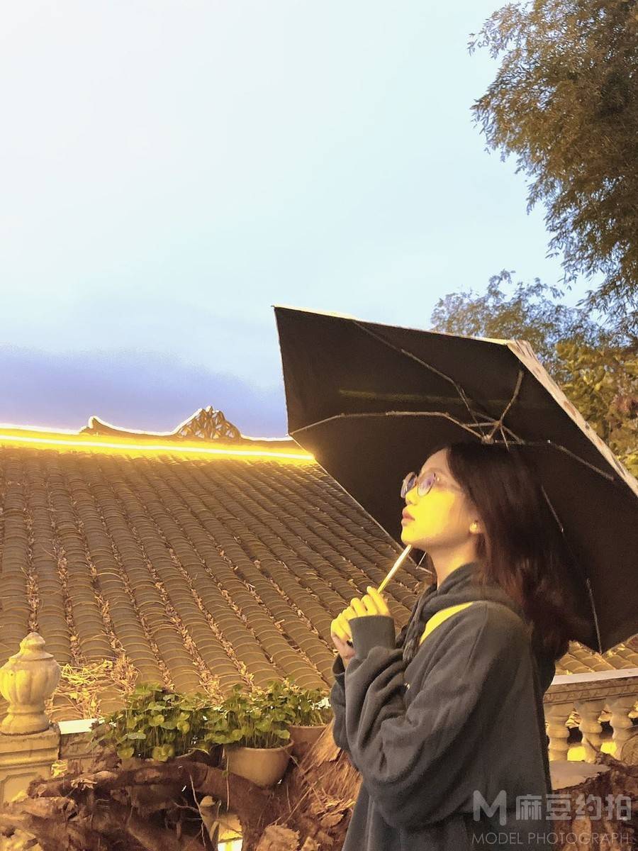 校园模特