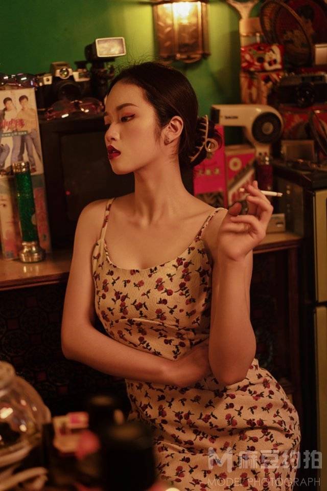 情绪模特