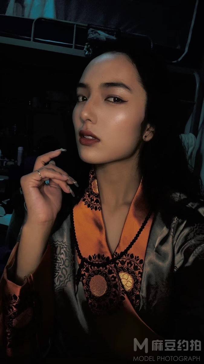 妆容模特