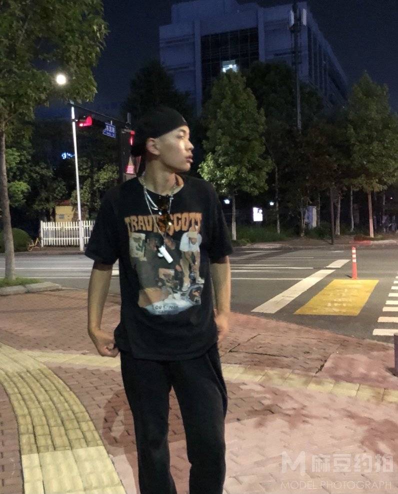 黑白模特