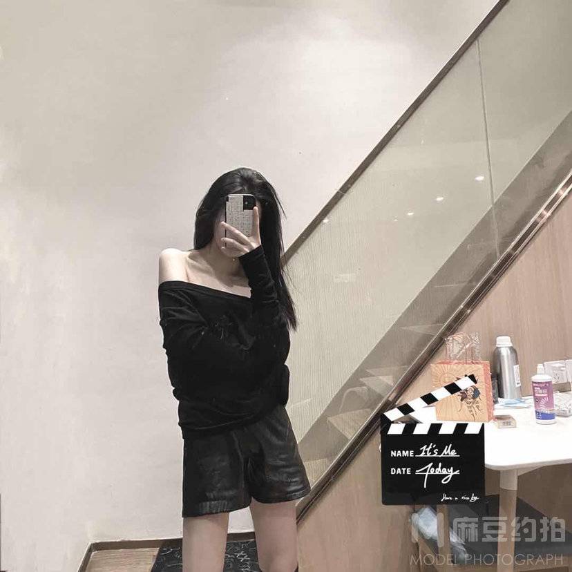 黑白模特