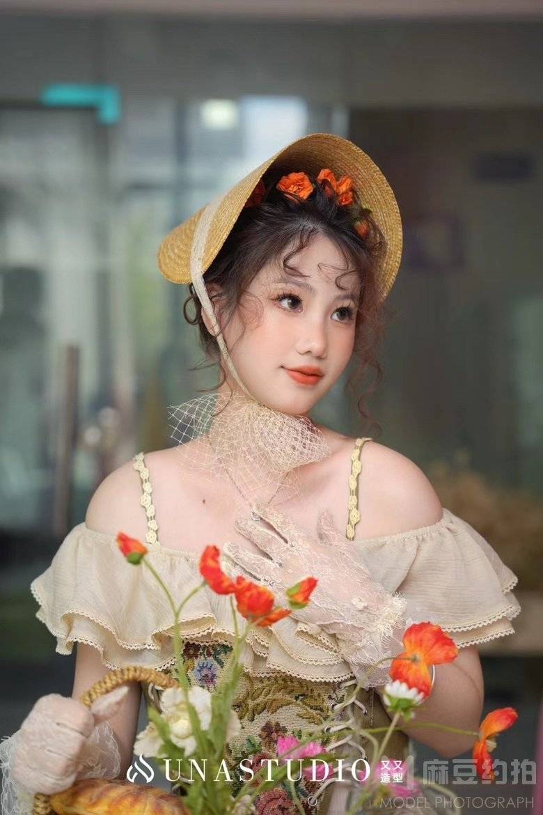 妆容模特