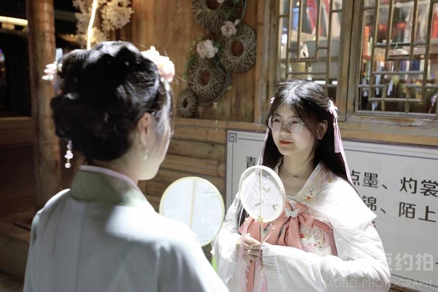 汉服模特