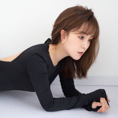 黑白模特