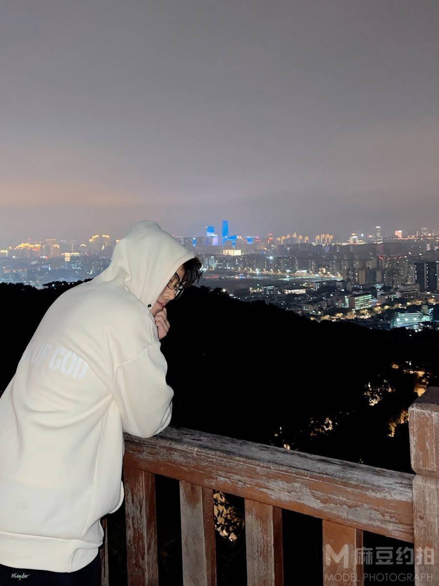 夜景模特