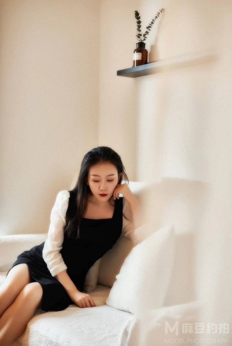 黑白模特