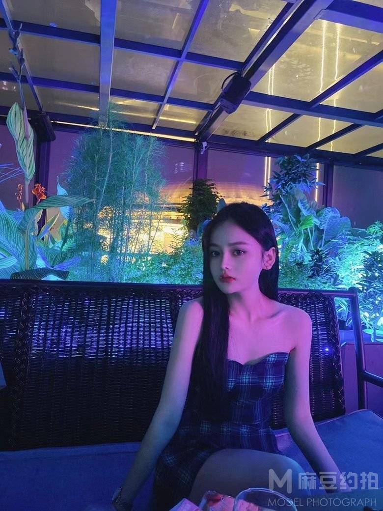 黑白模特