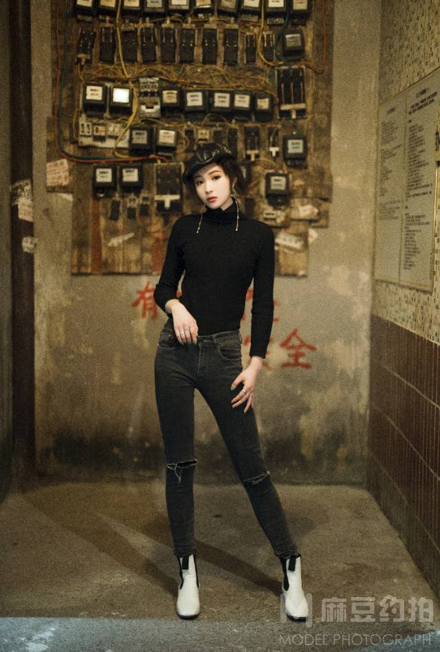 情绪模特