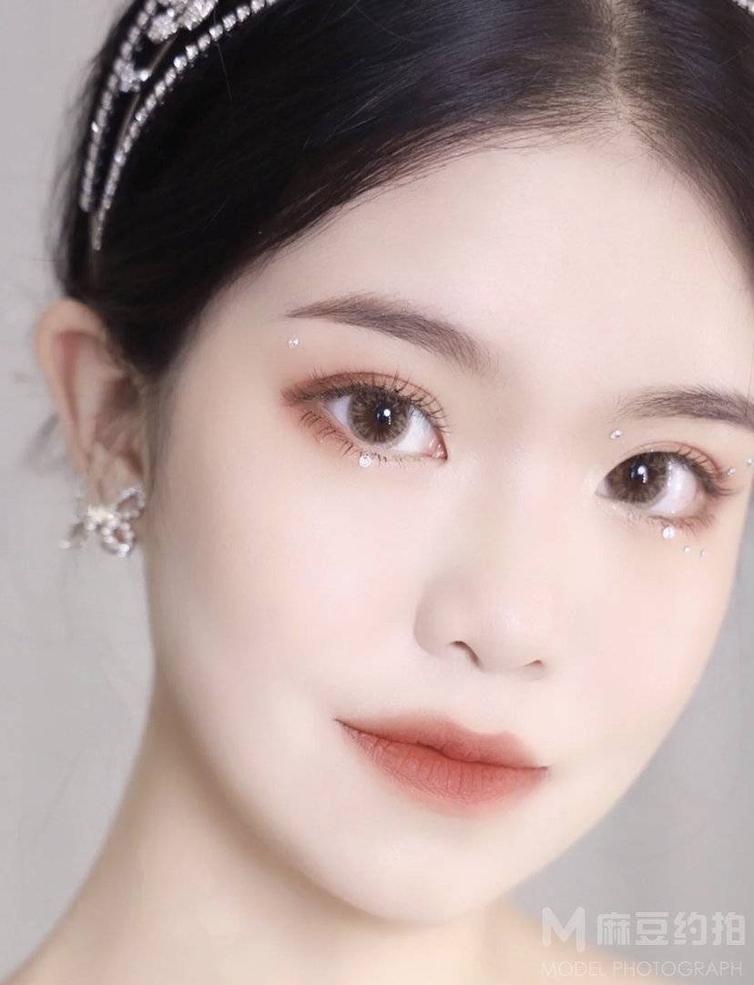 妆容模特