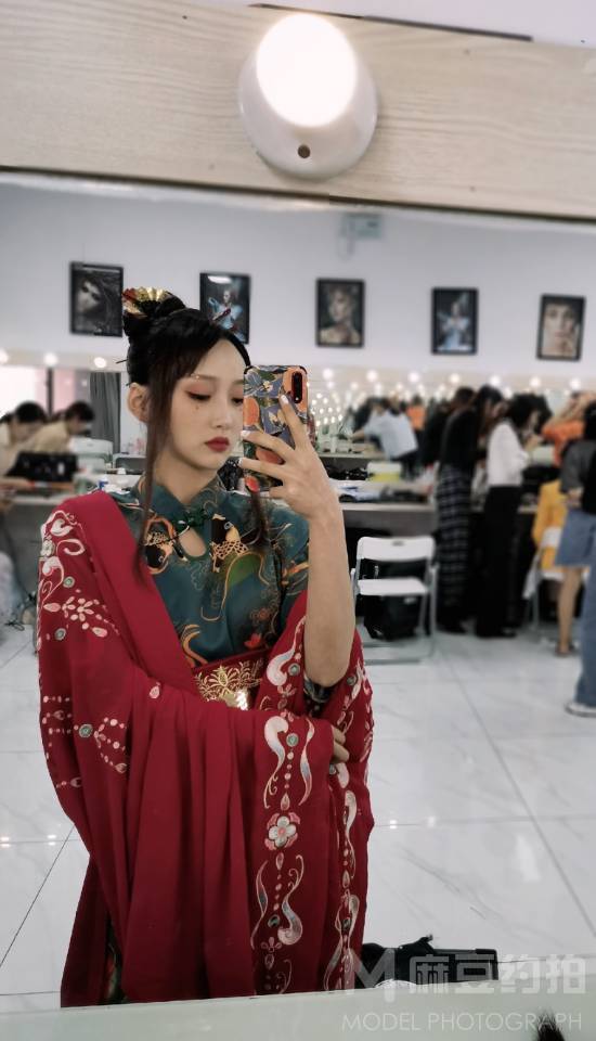 妆容模特
