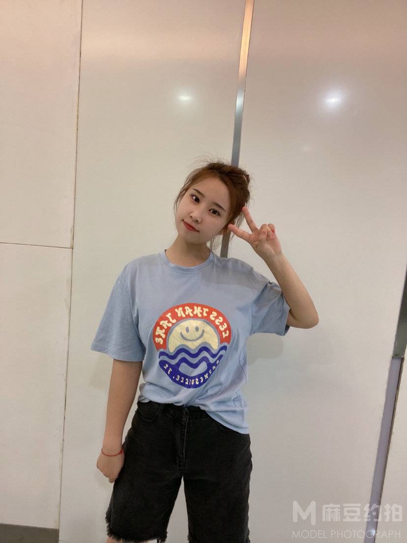清新模特