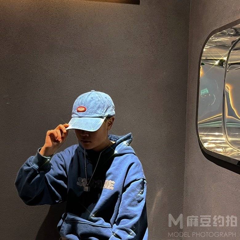 黑白模特