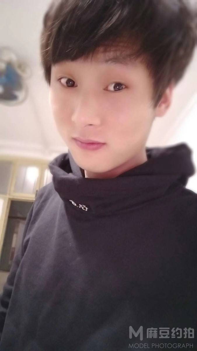 黑白模特