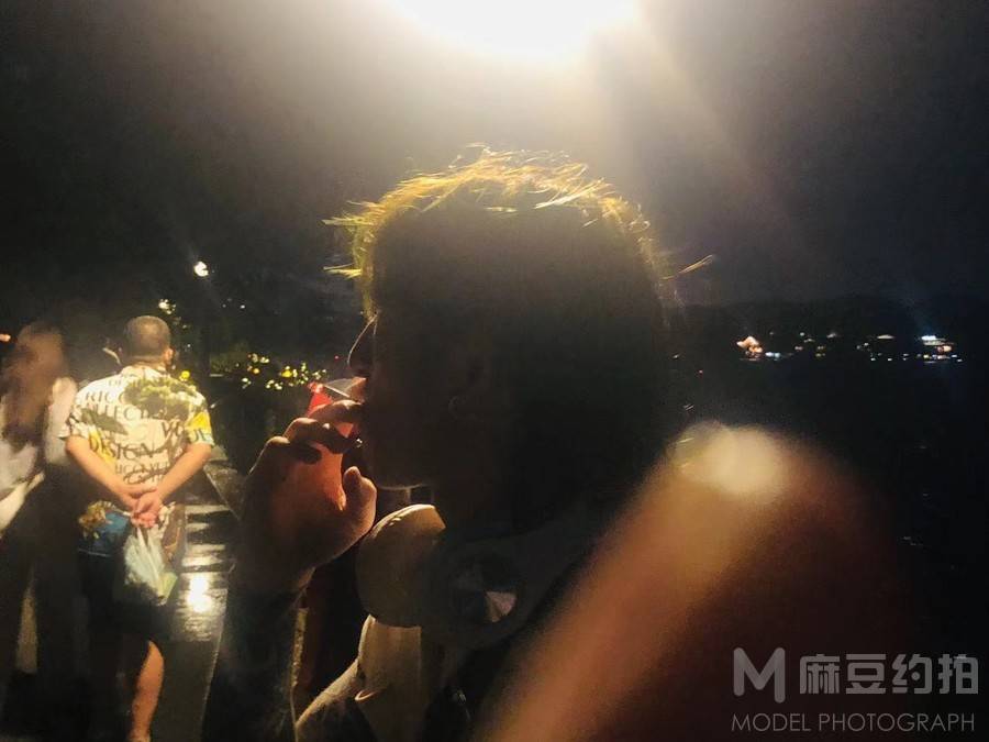 黑白模特