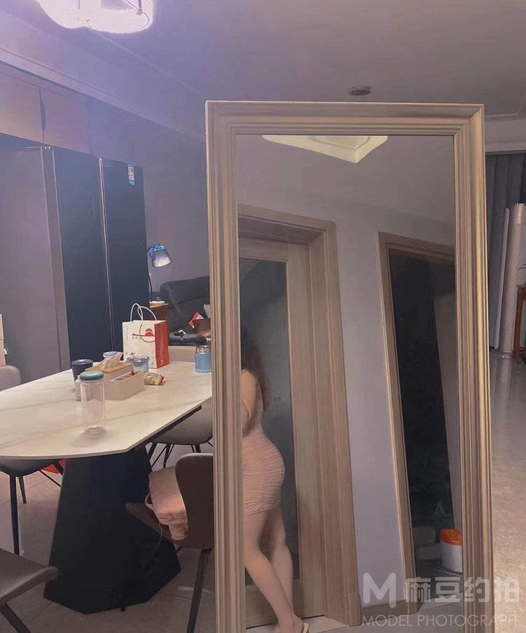 黑白模特