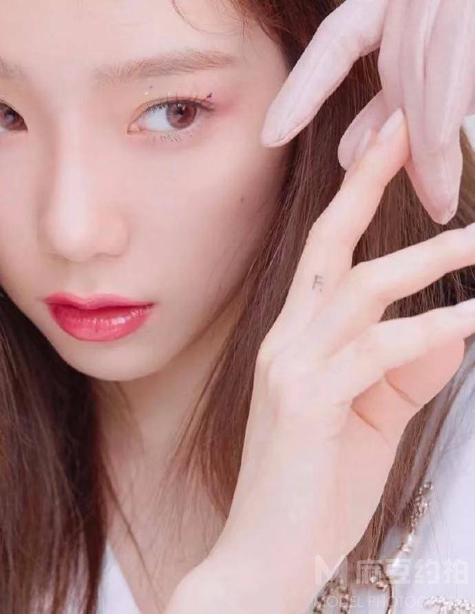 妆容模特