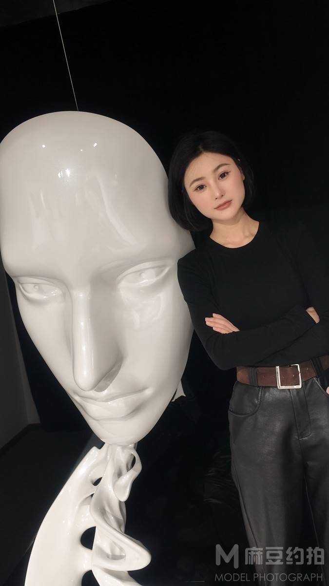 黑白模特