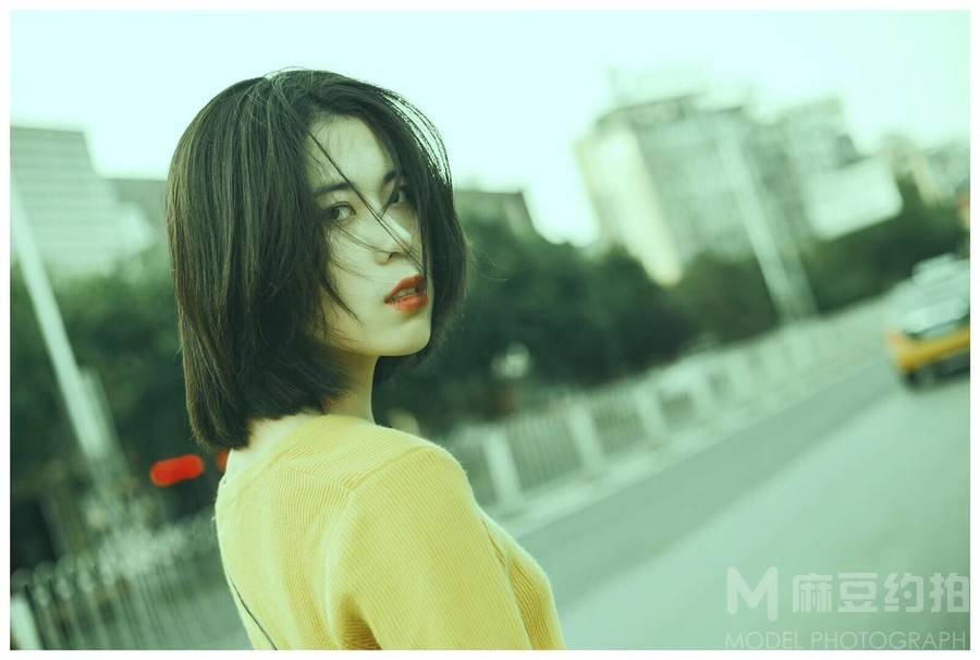 情绪模特