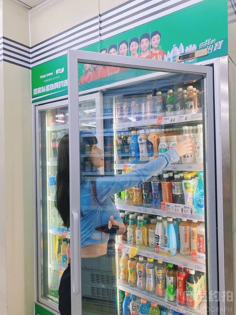 黑白模特