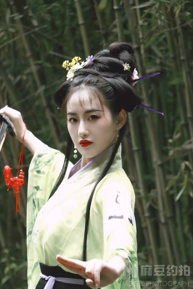 汉服模特