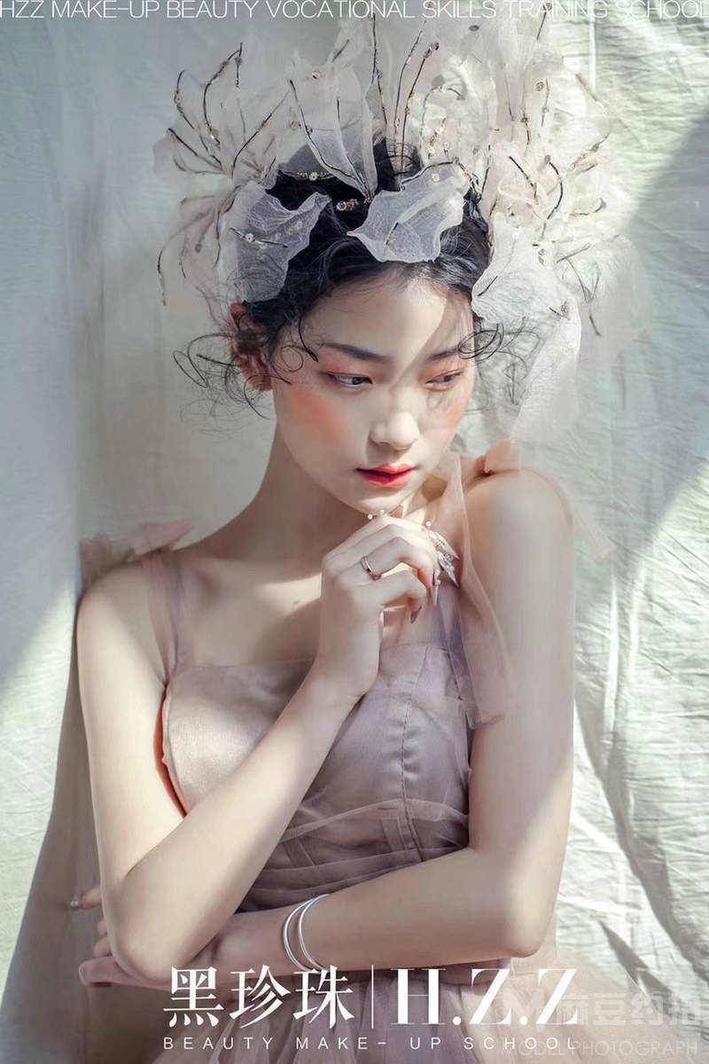 妆容模特