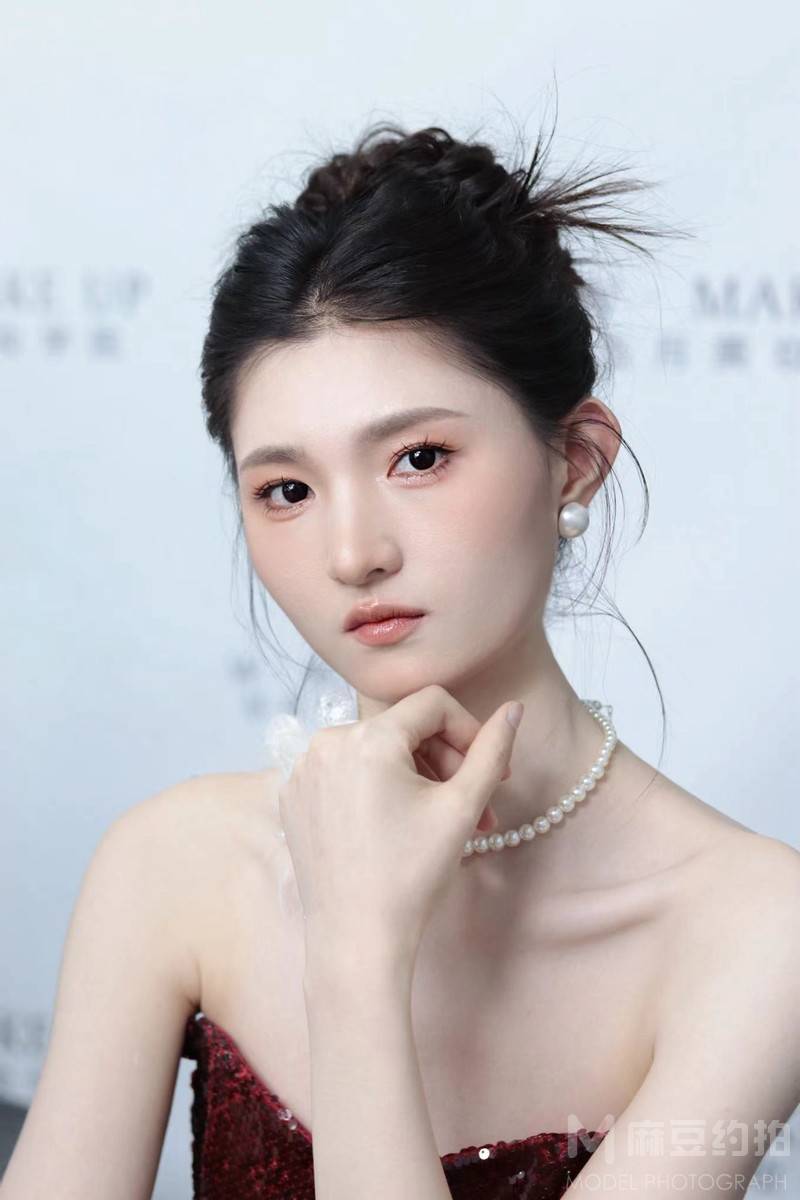 妆容模特