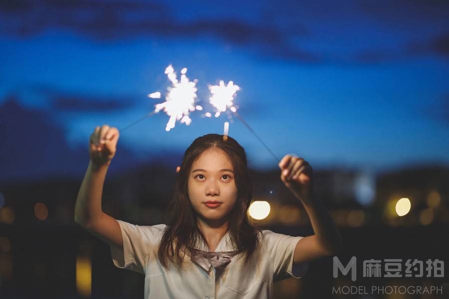 情绪模特